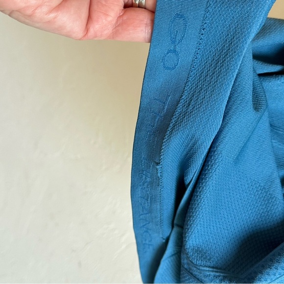 Lululemon Blue Activewear Racerback “Go the Distance” Tank Top Sz XS-S - Picture 5 of 7